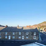 Retreat 11 In * Skinningrove
