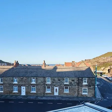 Retreat 11 In * Skinningrove