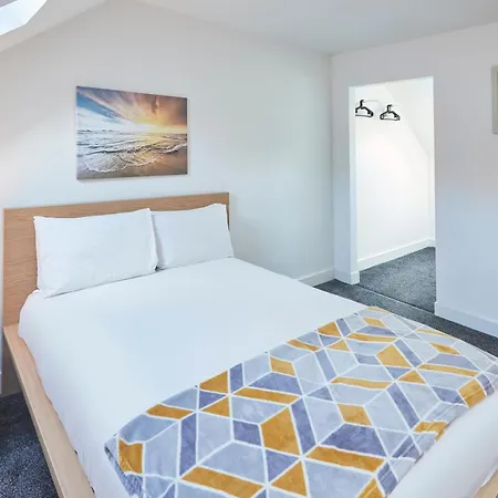 Retreat 11 In * Skinningrove